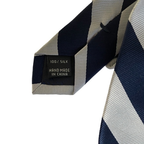 Jos A‎ Bank Executive Collection Blue White 100% Silk Tie - Picture 3 of 3
